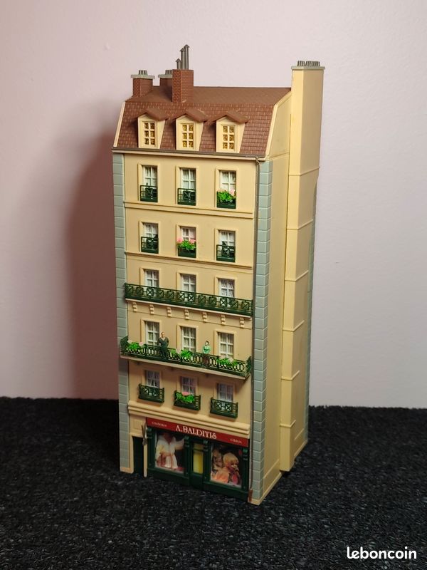 FALLER HO 1121 MAQUETTE IMMEUBLE MAISON MITOYENNE DE VILLE + COMMERCE