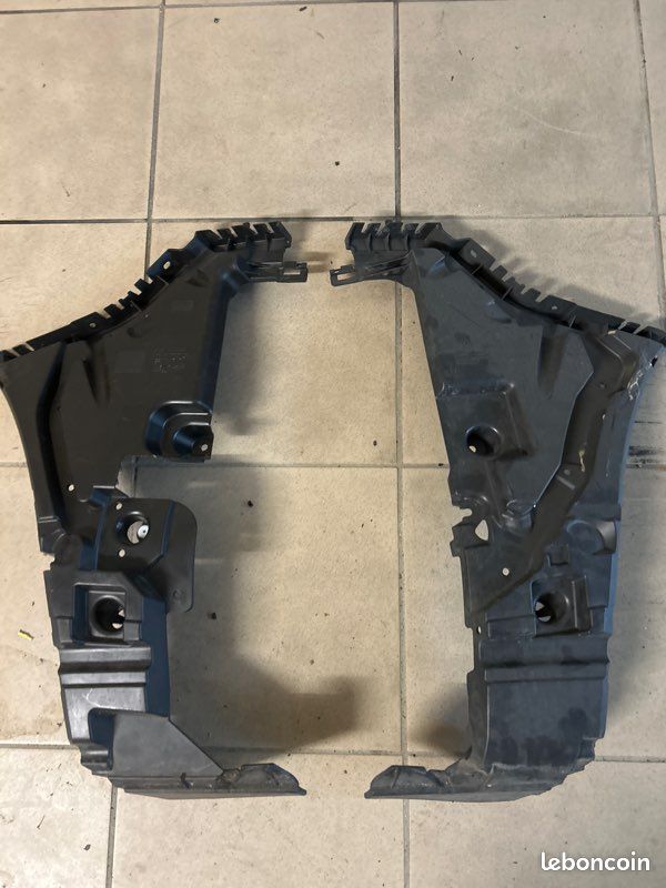 Support pare choc arrière Volvo xc60 droite et gauche 2017-2022 (image 1)