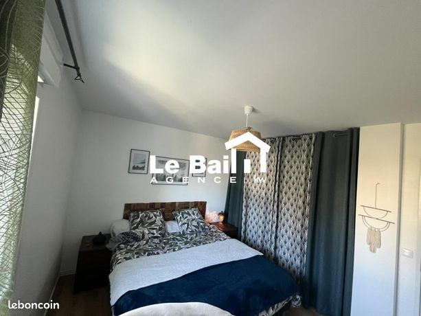 https://img.leboncoin.fr/api/v1/lbcpb1/images/65/7e/7d/657e7d525538fa50eec987763e2e2f5f4ec69569.jpg?rule=ad-image