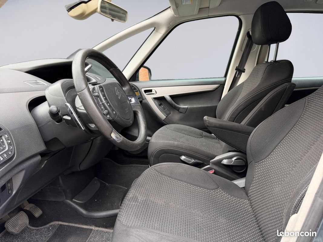 CITROEN C4 PICASSO HDi 110 Exclusive (image 9)