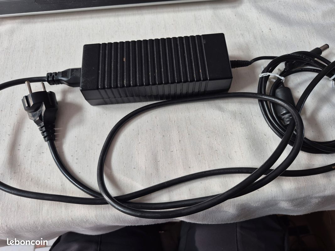 Adaptateur secteur original HP séries HSTNN-LA01 135 W (image 1)