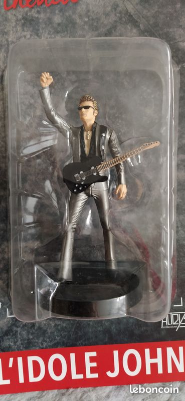 FIGURINE DE COLLECTION JOHNNY HALLYDAY N°30 + LIVRET DE 28 pages Neuf