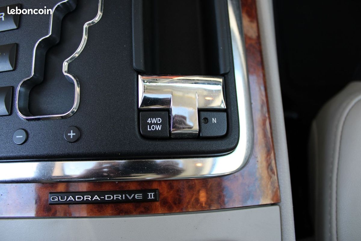 Jeep COMMANDER 3L V6 218 CV CRD "7 PLACES" OVERLAND "4X4" GPS RE CAMÉRA TOE ATTELAGE BOITE AUTO (image 20)