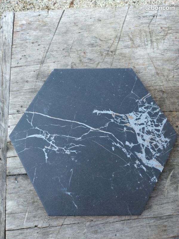 Carrelage hexagonale noir gold (image 1)