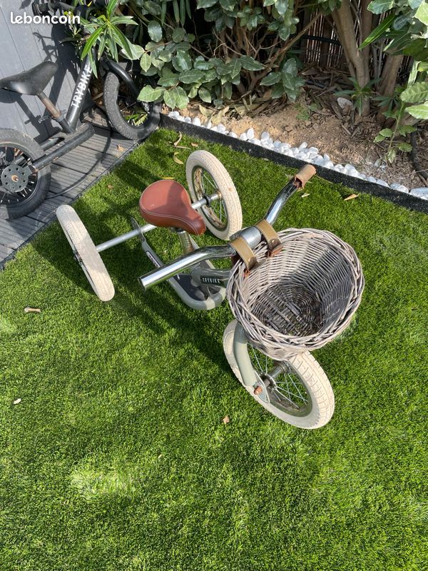 Vélo enfant avec petites roues et panier (image 3)