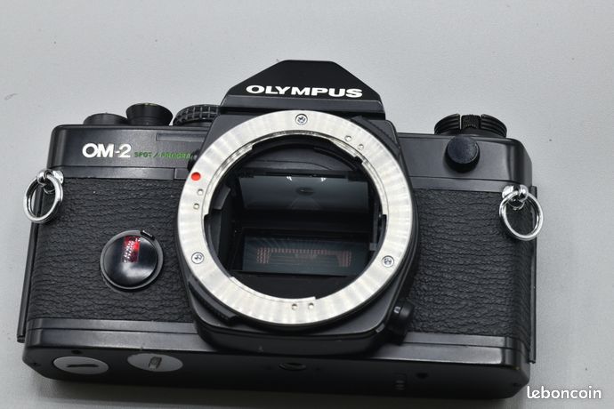 Appareil photo argentique Olympus OM-2 EN L'ÉTAT + objectif OM-System Auto-S