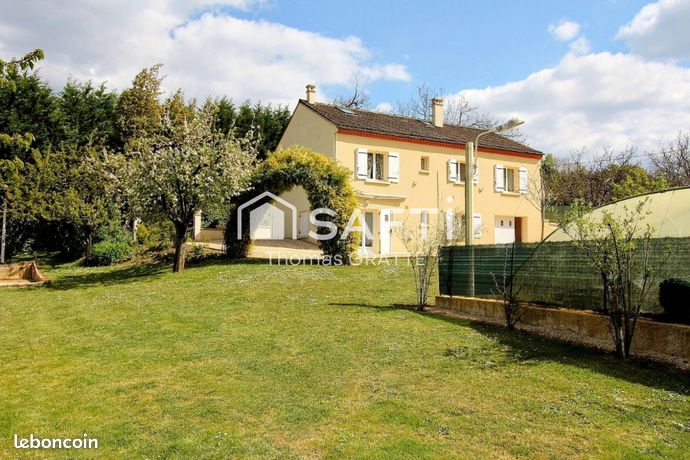Pavillon 10 pièces 163 m²