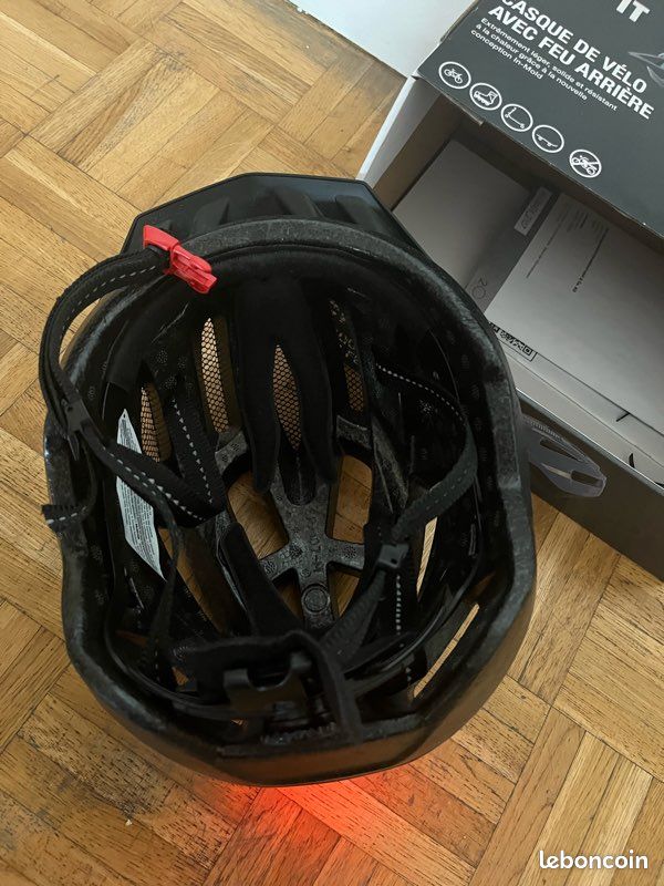 Casque vélo taille S/M avec feux arrière (image 3)
