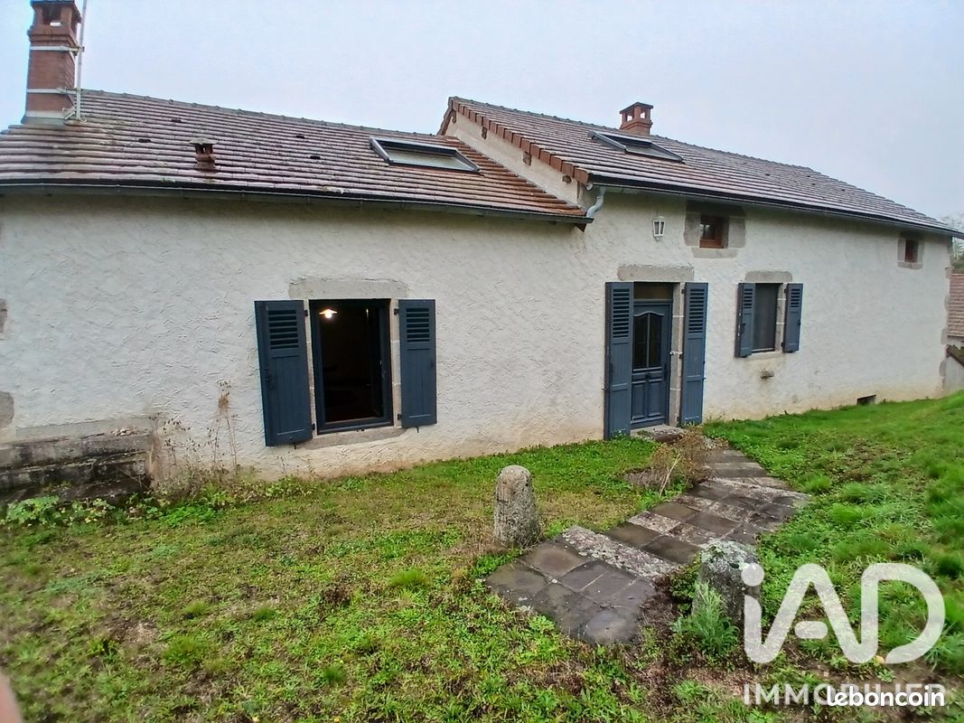 Maison 4 pièces 152 m² · à Saint-Clément · 152 m² · 200 000 €