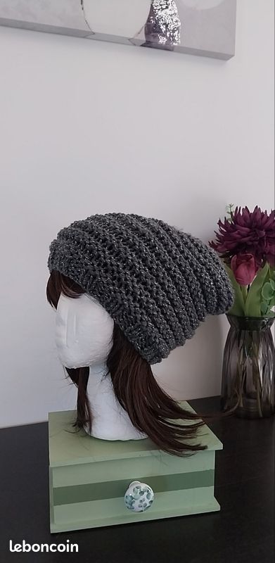 Joli bonnet slouchy gris foncé fils silver (image 4)
