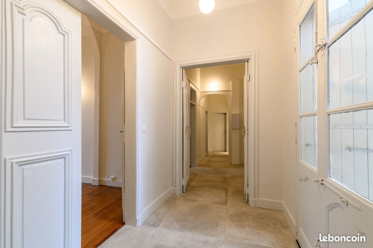 Appartement 4 pièces 104 m² · à Castres · 104 m² · 850 €/mois