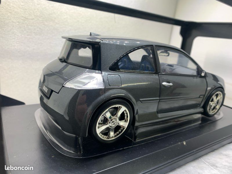 Pare-brise Avant Miniature Pour Renault Megane Vampire Norev 1/18 - Pièce Détachée, Occasion