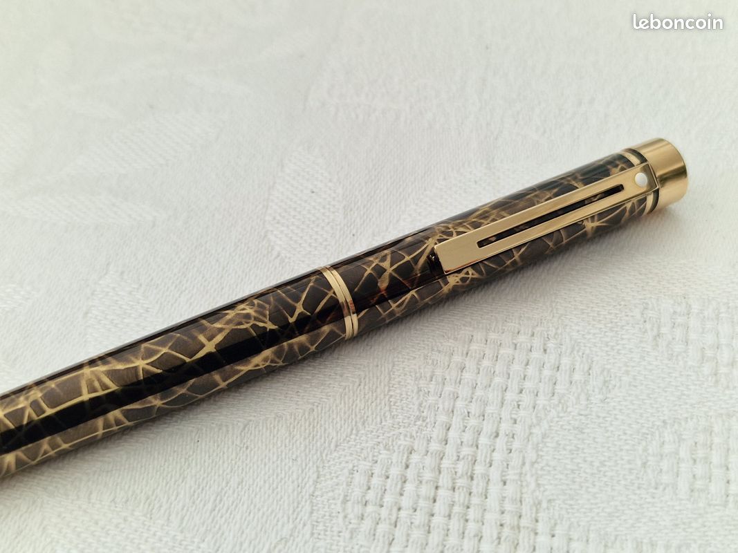 Stylo Plume Sheaffer 923 - Neuf Dans Sa Boîte, Or Massif 14 Carats, Forme Rare