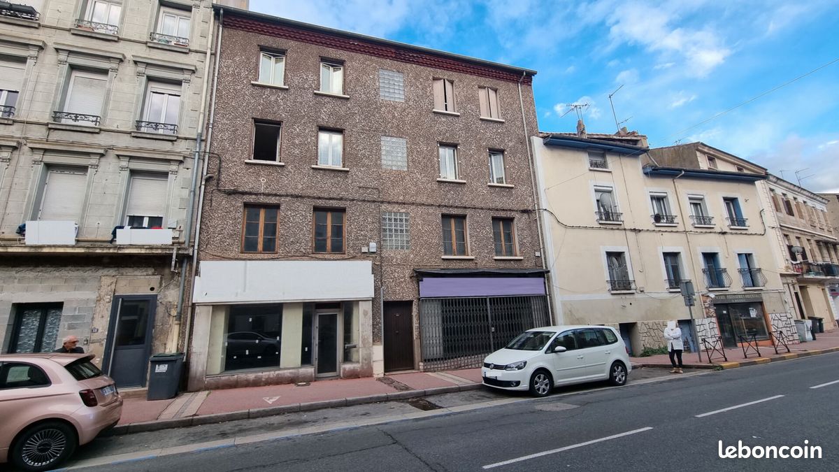 Appartement 5 pièces 122 m² · à Rive-de-Gier · 122 m² · 89 000 €
