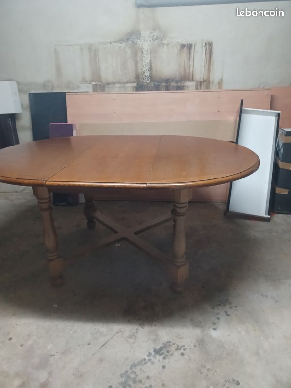 Table (image 3)