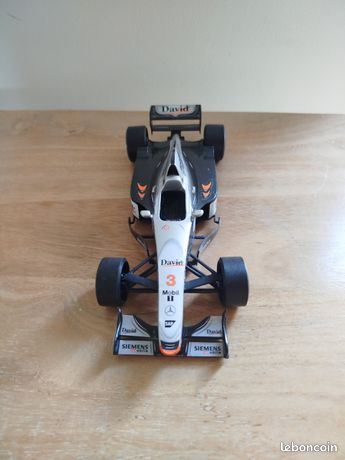 F1 mc laren 2001 David Coulthard échelle 1/24 - Collection