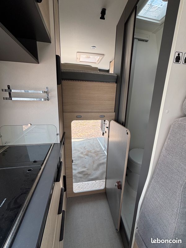 FOURGON DREAMER CAMPER SPORT FUN PLUS porte moto (image 8)
