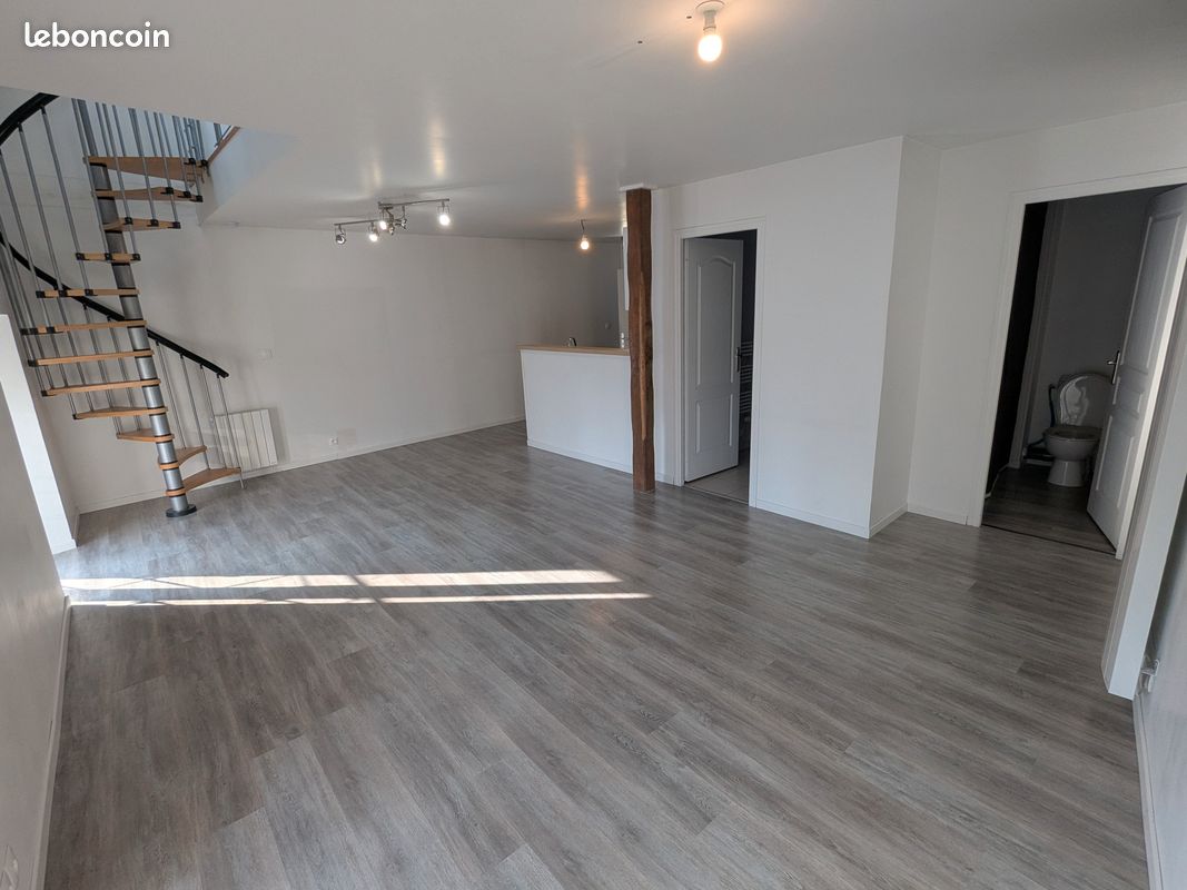 Appartement 3 pièces 83 m² · à Puiseaux · 83 m² · 790 €/mois