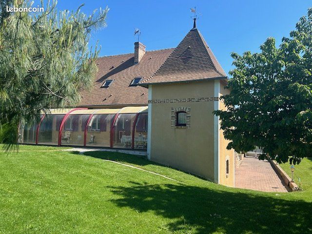 Maison 7 pièces 264 m² (image 1)