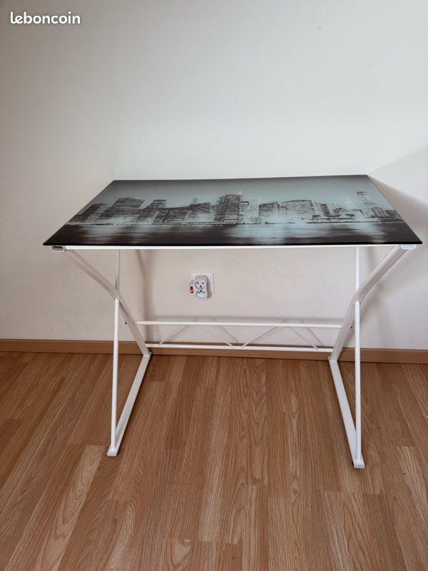 Bureau (image 2)