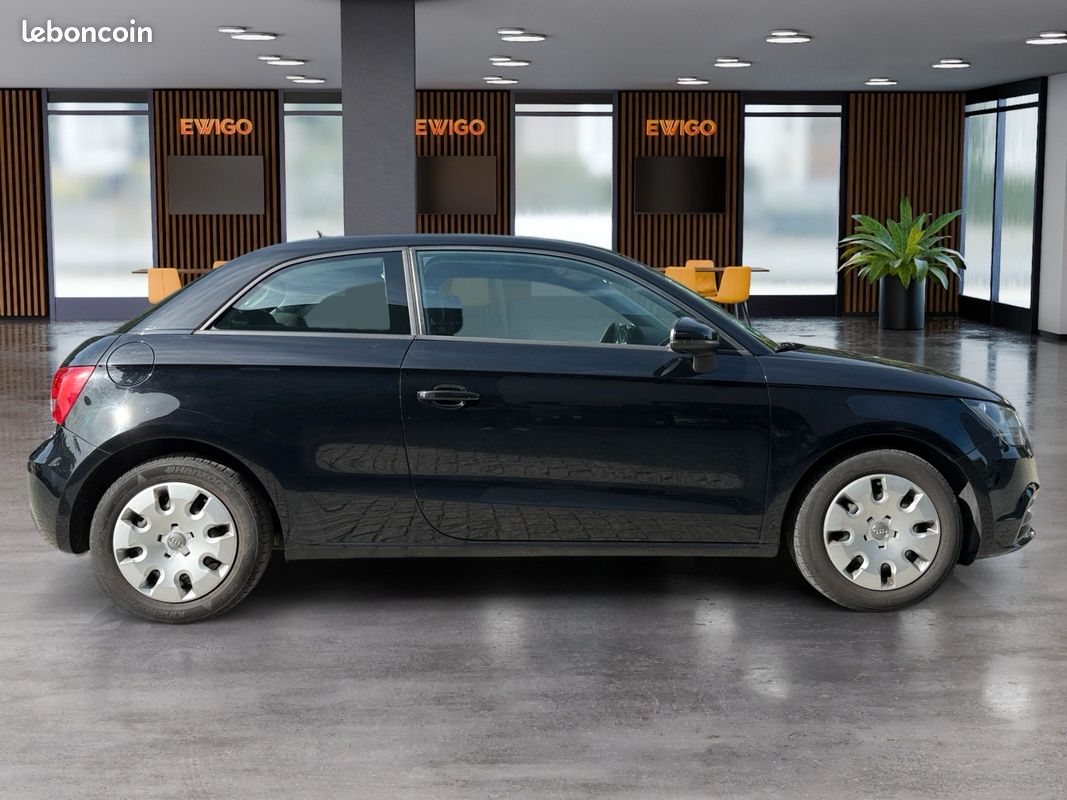 AUDI A1 1.2 TFSI 90 CH AMBIENTE * SIEGES CHAUFFANTS * CLIMATISATION * CHAINE DISTRIBUTION CHANGEe (image 12)