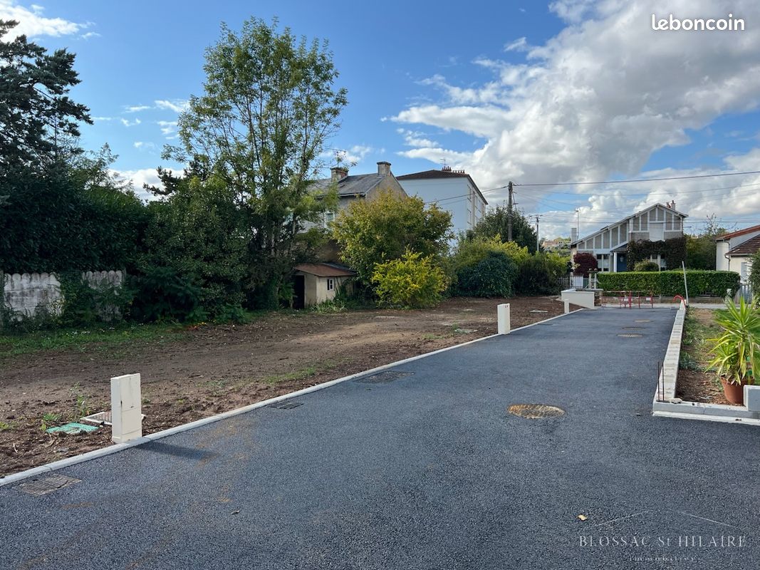 Terrain 216 m² · à Buxerolles · 216 m² · 48 000 €
