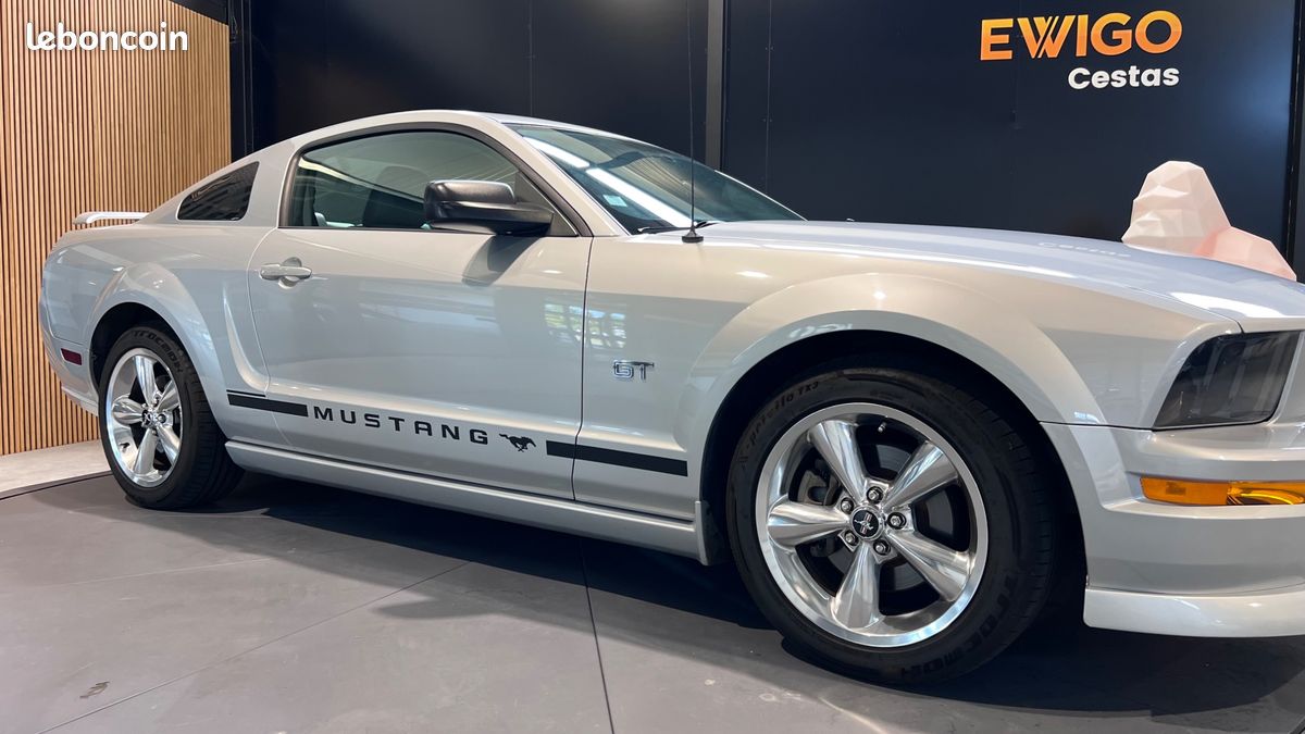 FORD MUSTANG FASTBACK GT V8 4.6L 305ch SACT 24 soupapes - CARTE GRISE FRANCAISE (image 16)