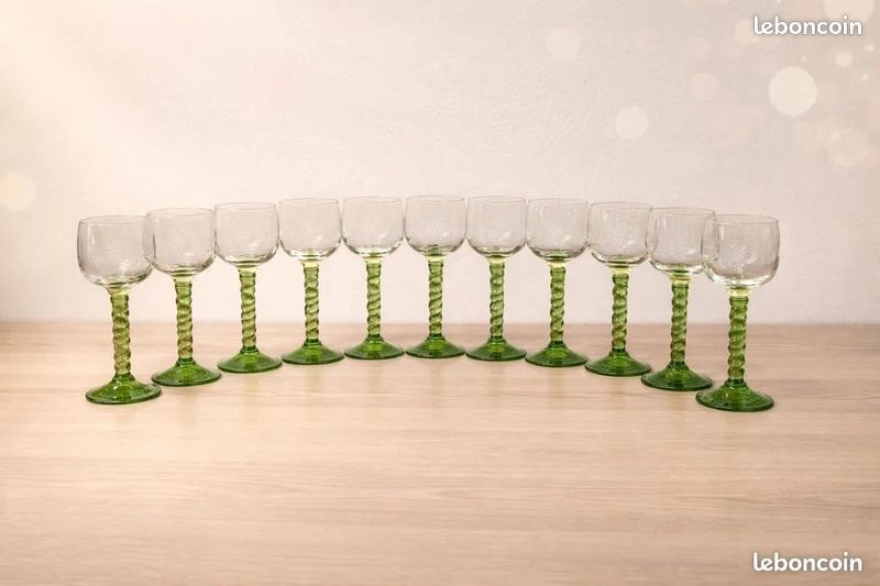 Lot De 12 Boutons Vintage Verts à Pied Veiné - 1,5 Cm, Référence 4989, Occasion