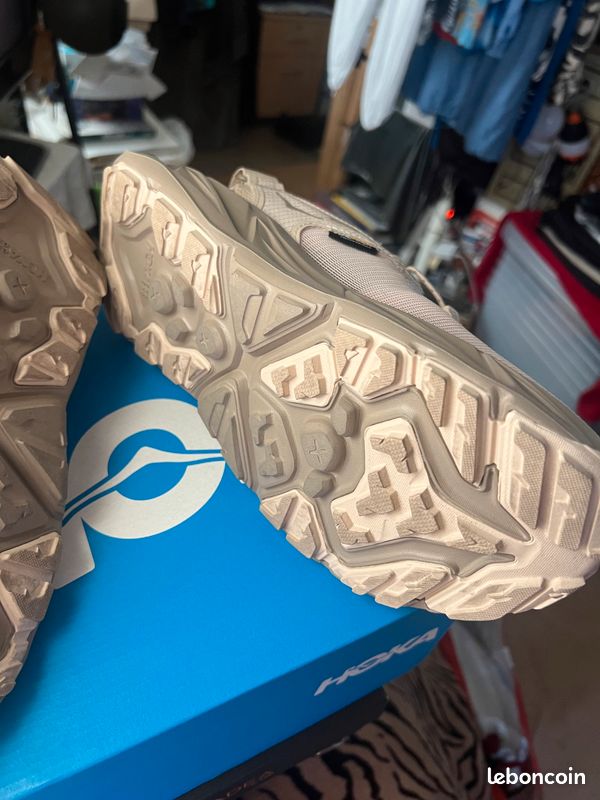 Basket / sneakers homme marqué hoka couleur crème toute neuve jamais porté taille 43 ultra confortable erreur de taille (image 10)