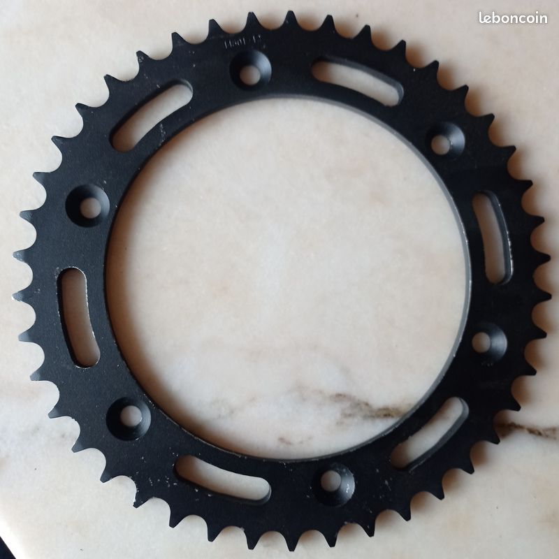 Couronne moto neuve honda- Suzuki, prix 25 (image 2)
