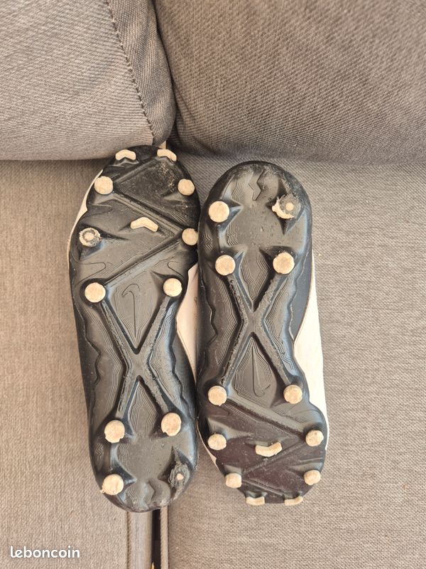 Chaussures de Foot taille 38 (image 5)