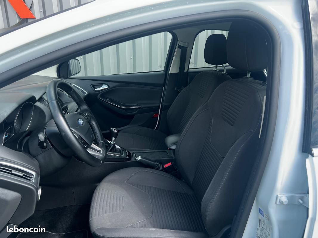 Ford Focus 3 PH2 TITANIUM 1.0 ECOBOOST 125CH BVM (image 10)
