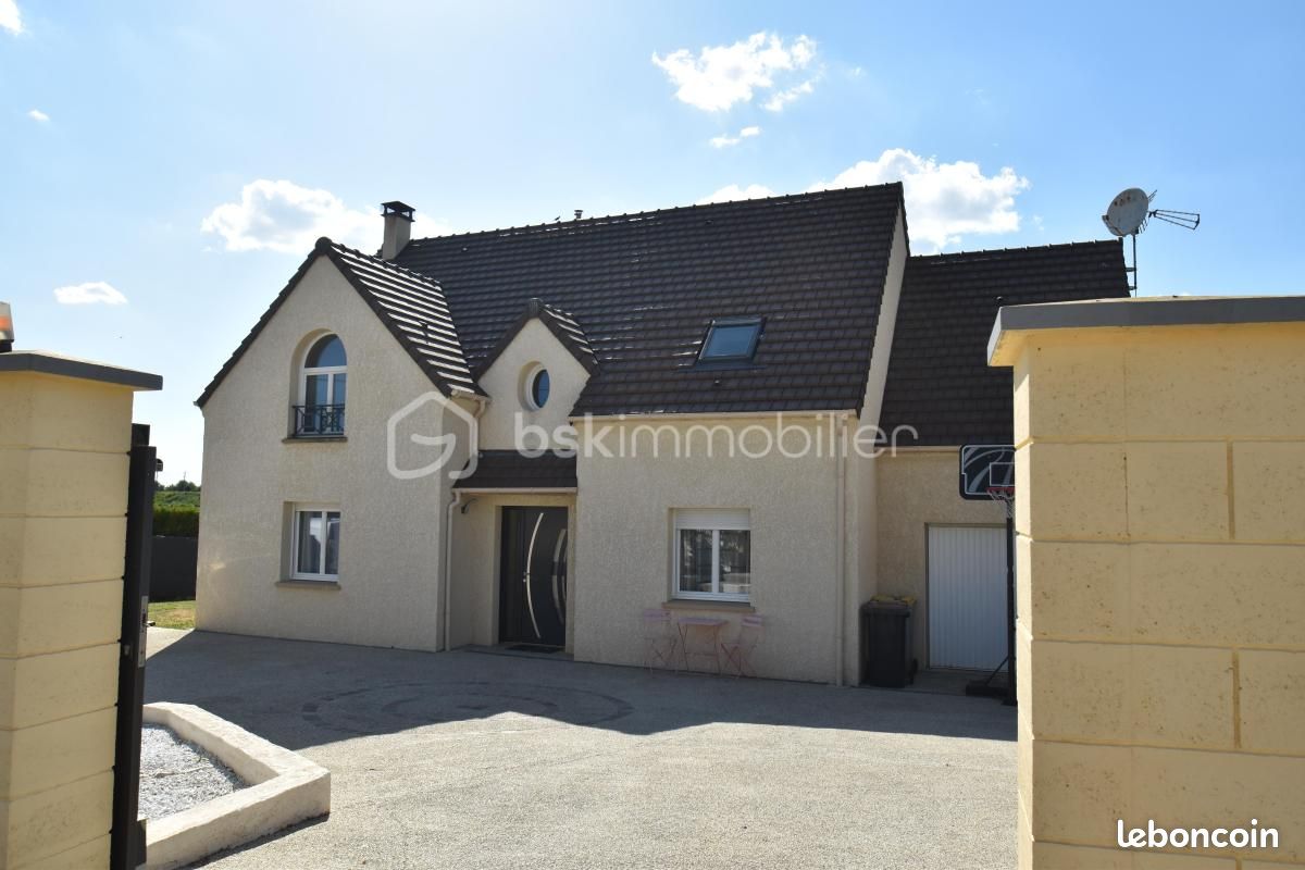 Maison 7 pièces 158 m² · à Auneau-Bleury-Saint-Symphorien · 158 m² · 295 000 €