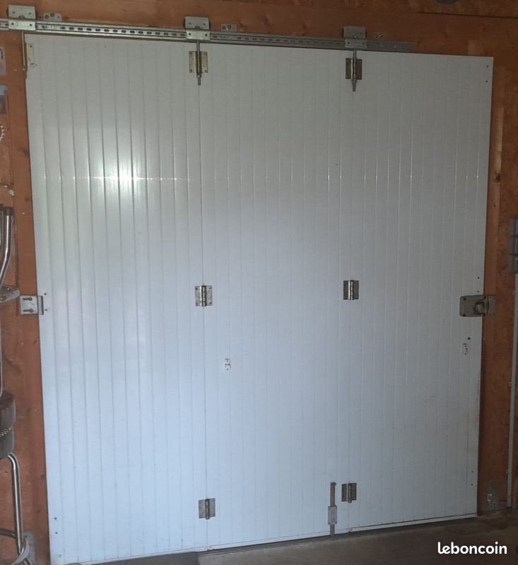 Portail coulissant garage lateral rail trois vantaux pvc blanc alvéolé manuel (image 1)