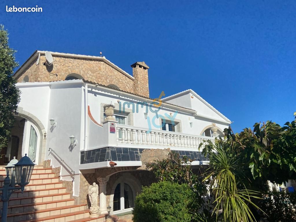 Villa 8 pièces 250 m² - Le Château-d'Oléron 17480 (image 3)