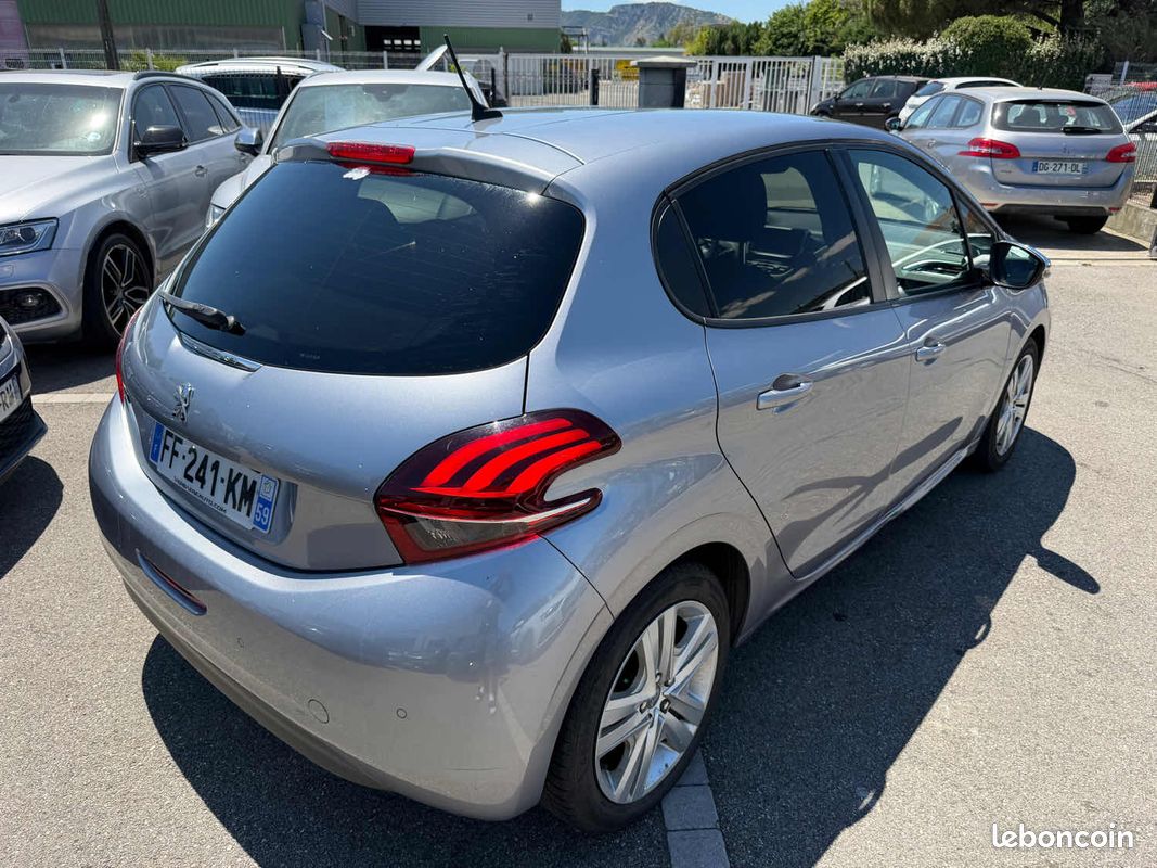 Peugeot 208 phase 2 1.2 vti 82ch garantie (image 4)