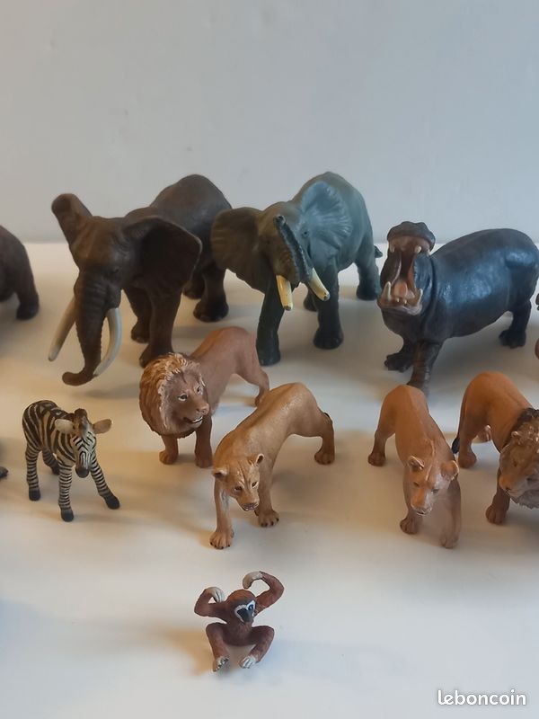 Figurines animaux Schleich et Papo : animaux de ferme, d'Afrique, d'Australie, du Canada, chiens et chiots (image 4)