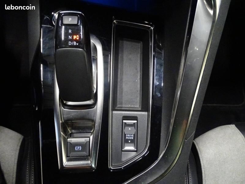 Peugeot 3008 HYBRID 225ch GT Pack e-EAT8 (image 25)