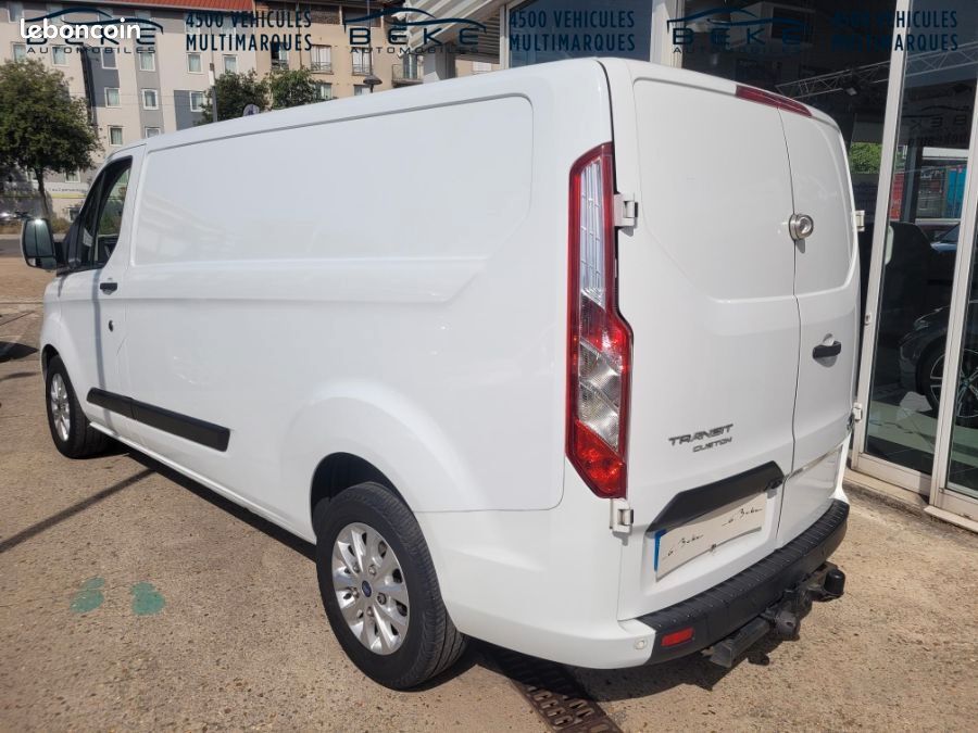 Ford Transit Custom Fourgon 13990 HT 2.0 TDCI 130 L2H1 LIMITED (image 9)