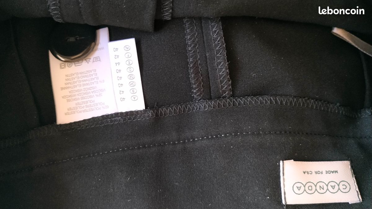 Jupe noire avec boutons (image 3)