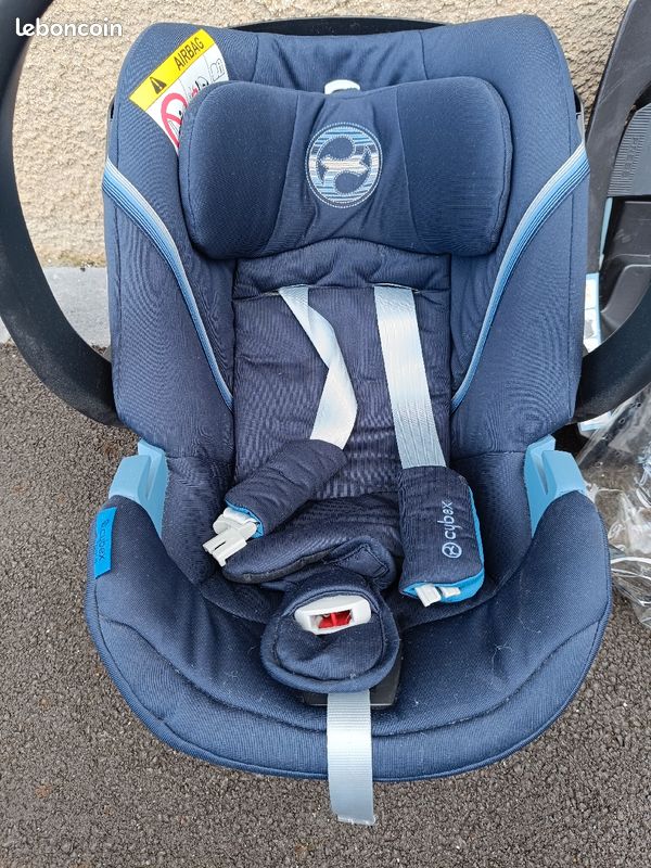 Coque + base ISOFIX et habit de pluie (image 1)