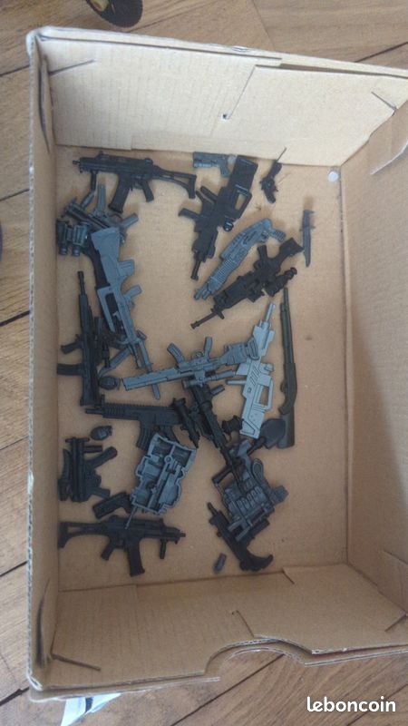Personnage militaire+ armes et voiture (image 2)