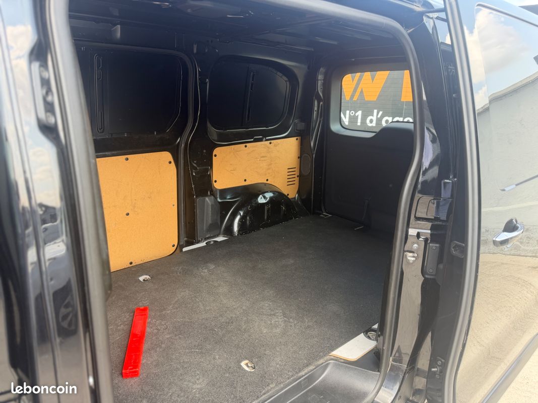 CITROEN JUMPY 2.0 BLUEHDI 180 ch EAT8 AFFICHAGE HUD / CAMÉRA / GRIP CONTROL / SIÈGES CHAUFF. / CARPLAY (image 4)