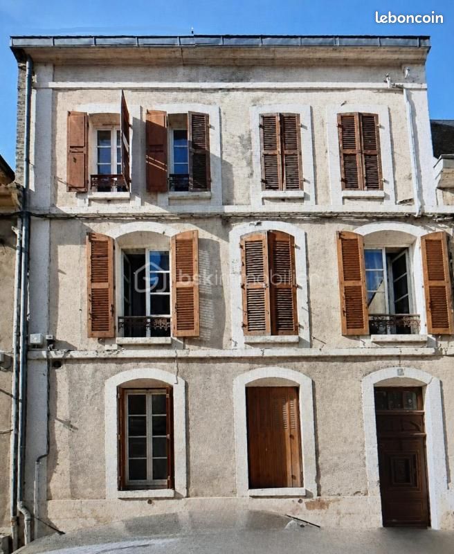Immeuble 10 pièces 213 m² · à Joigny · 213 m² · 171 000 €