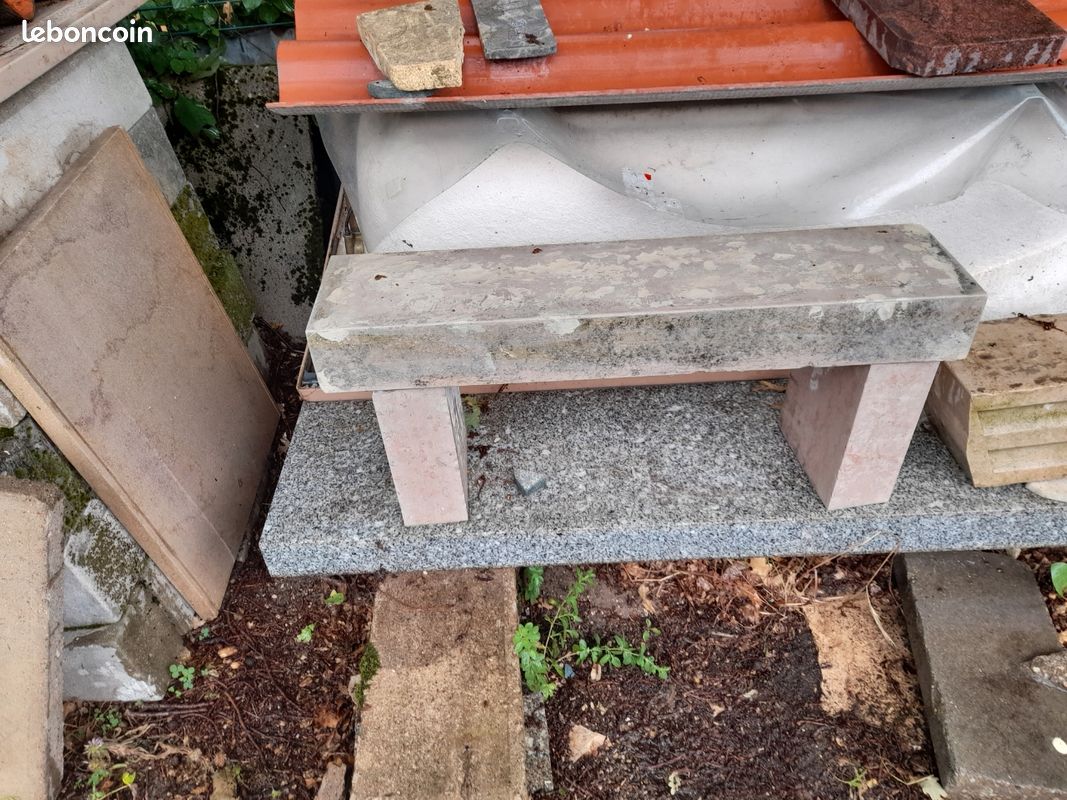Banc en pierre (image 1)
