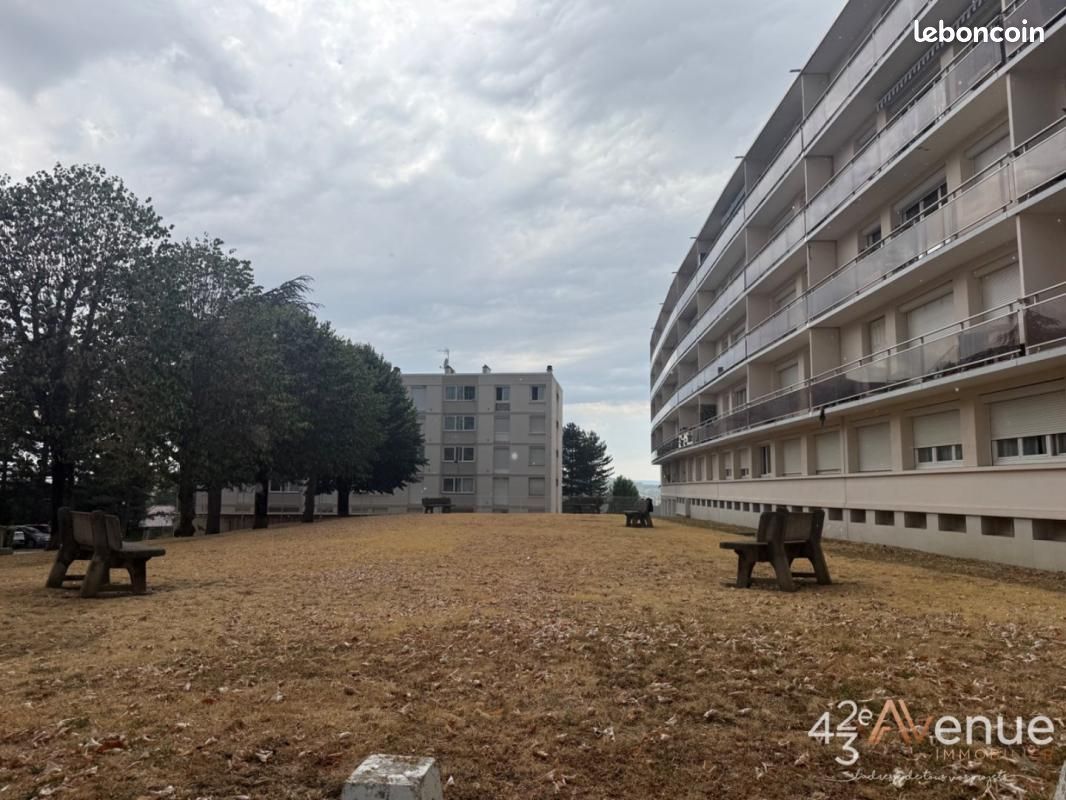 Appartement 3 pièces 69 m² · à Saint-Étienne · 69 m² · 85 000 €