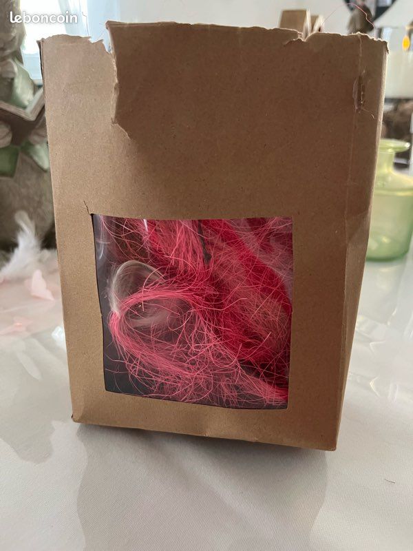 Déco de Pâques - paille décorative rose fuschia & plumes (image 3)