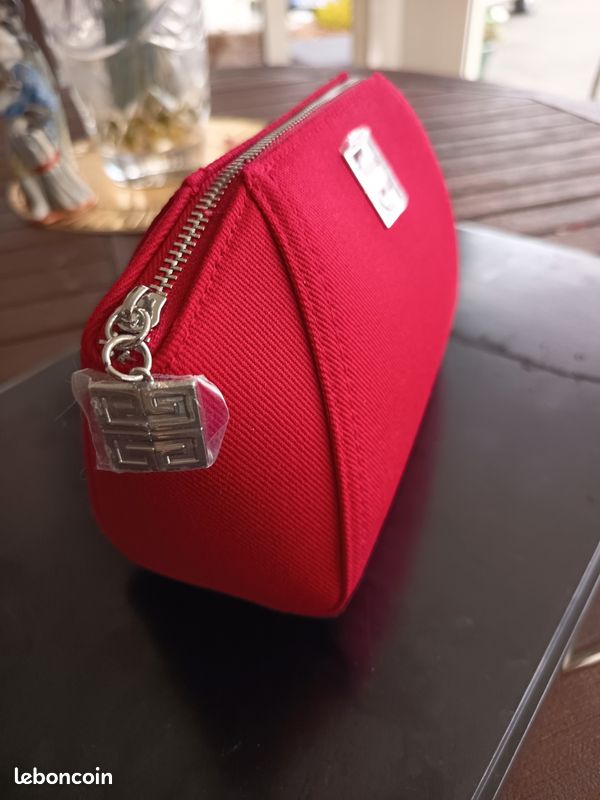 Pochette Givenchy neuve (image 4)