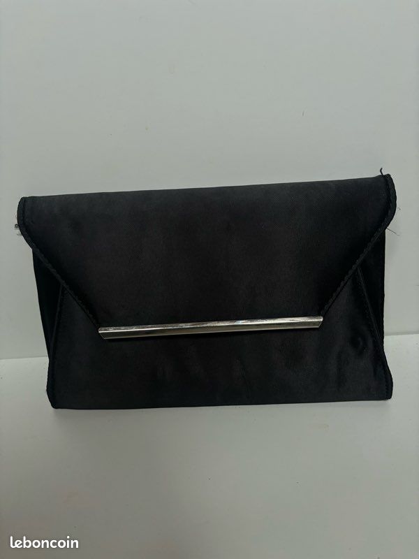 Pochette plate noir de soirée (image 1)