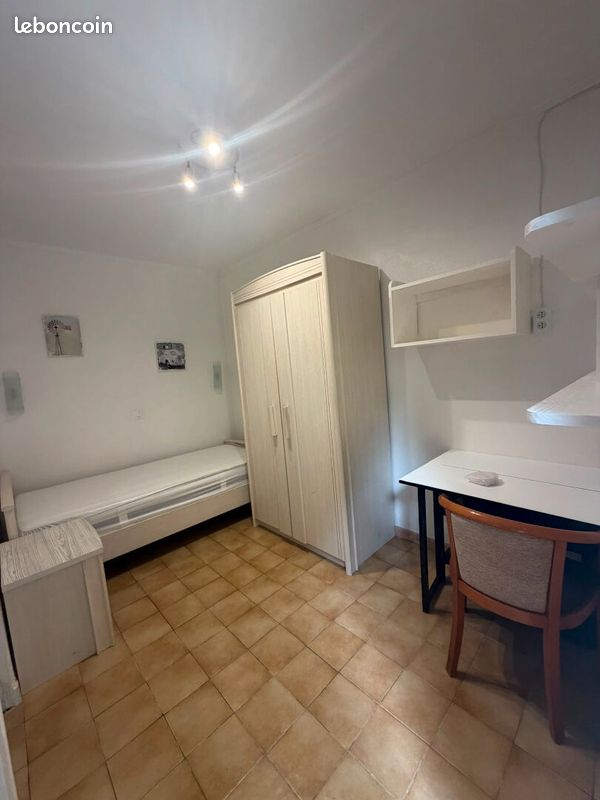 Appartement 1 pièce 11 m² · à Villejuif · 11 m² · 750 €